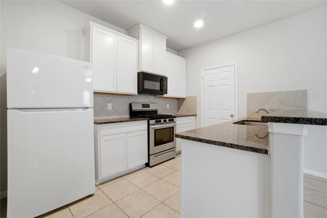 116 Camelot Place Ct, Conroe, TX 77304