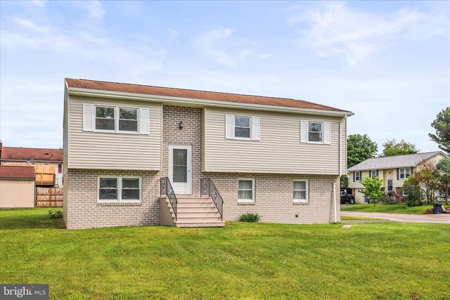 2 CAROLE CT, Gettysburg, PA 17325