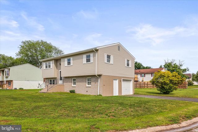 2 CAROLE CT, Gettysburg, PA 17325