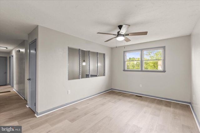 2 CAROLE CT, Gettysburg, PA 17325