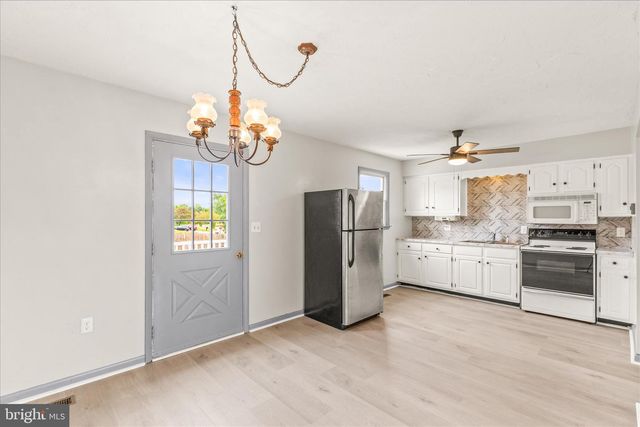 2 CAROLE CT, Gettysburg, PA 17325