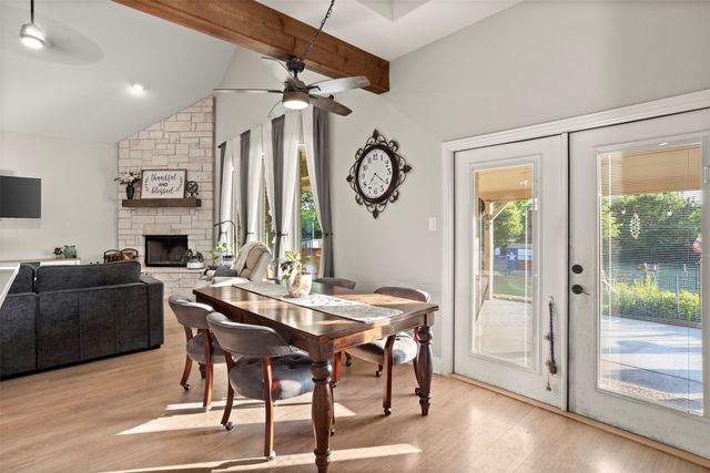 909 Summer Hill Lane, Red Oak, TX 75154