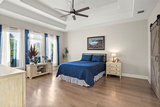 909 Summer Hill Lane, Red Oak, TX 75154