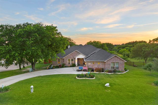 909 Summer Hill Lane, Red Oak, TX 75154