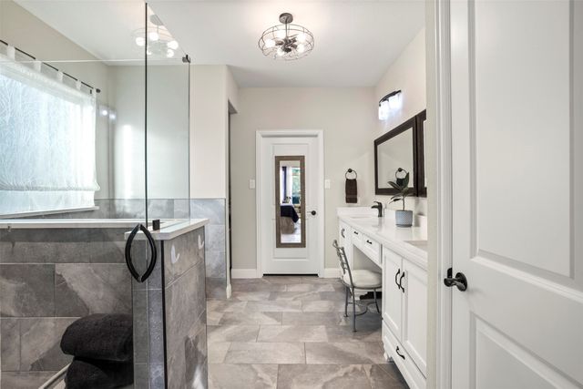 909 Summer Hill Lane, Red Oak, TX 75154