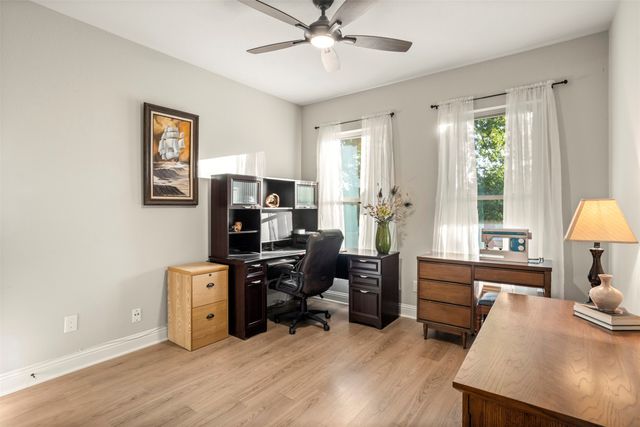 909 Summer Hill Lane, Red Oak, TX 75154