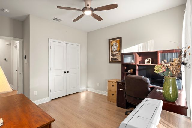 909 Summer Hill Lane, Red Oak, TX 75154