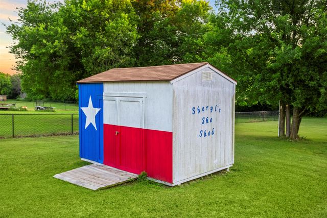 909 Summer Hill Lane, Red Oak, TX 75154