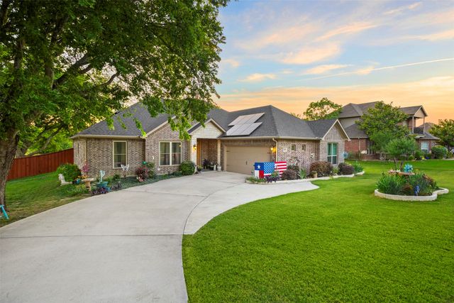909 Summer Hill Lane, Red Oak, TX 75154
