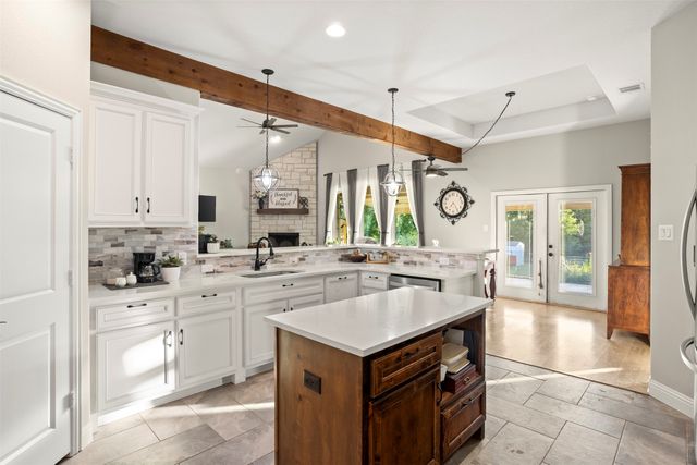 909 Summer Hill Lane, Red Oak, TX 75154