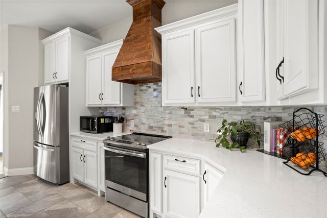 909 Summer Hill Lane, Red Oak, TX 75154