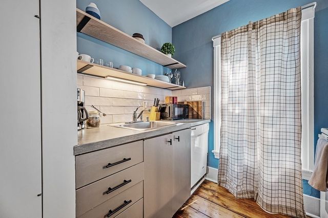 2 Oxford Pl, Worcester, MA 01609