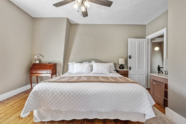 2 Oxford Pl, Worcester, MA 01609