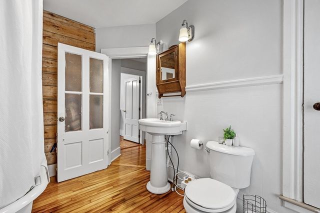 2 Oxford Pl, Worcester, MA 01609