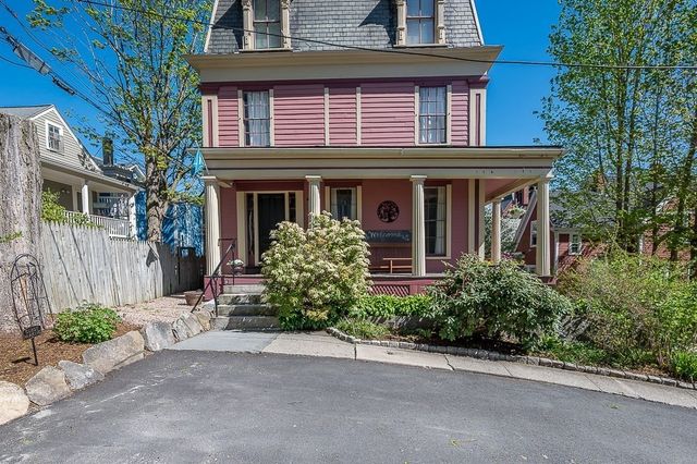 2 Oxford Pl, Worcester, MA 01609