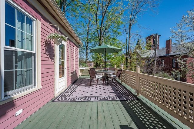 2 Oxford Pl, Worcester, MA 01609