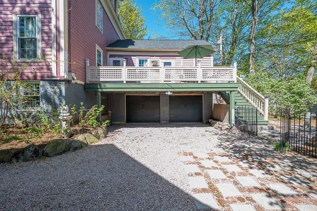 2 Oxford Pl, Worcester, MA 01609