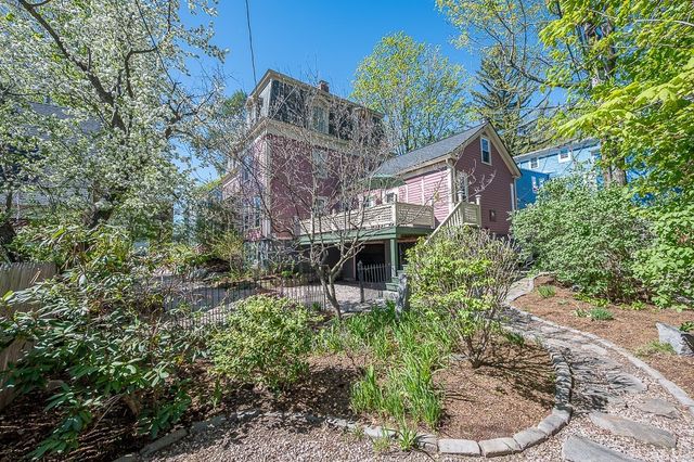 2 Oxford Pl, Worcester, MA 01609