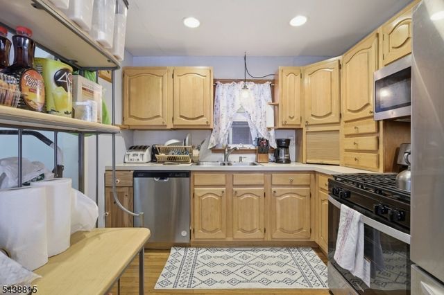 892 Gates St, Phillipsburg Town, NJ 08865
