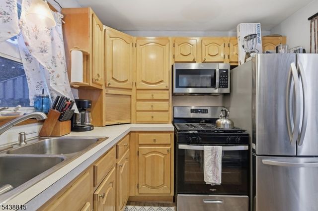 892 Gates St, Phillipsburg Town, NJ 08865