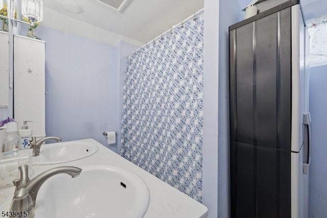892 Gates St, Phillipsburg Town, NJ 08865