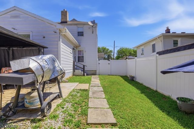 892 Gates St, Phillipsburg Town, NJ 08865
