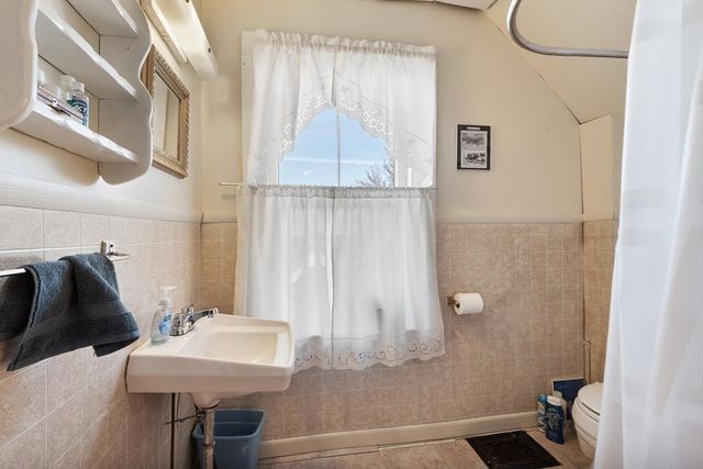 9 Lookout Terrace, Lynn, MA 01902