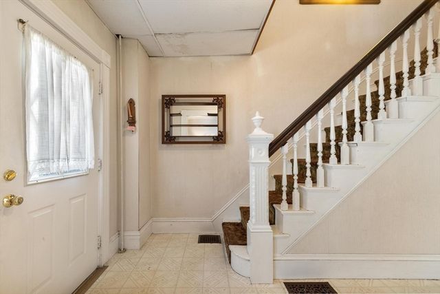 9 Lookout Terrace, Lynn, MA 01902