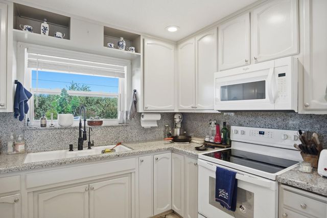 3015 S Waring Rd, Denair, CA 95316
