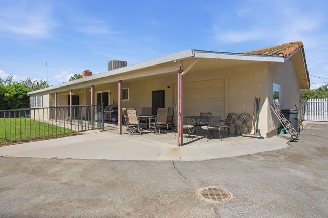 3015 S Waring Rd, Denair, CA 95316