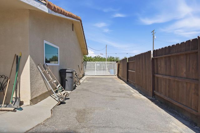 3015 S Waring Rd, Denair, CA 95316