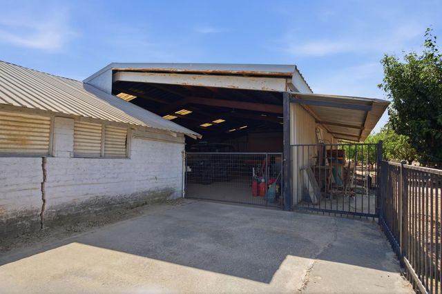3015 S Waring Rd, Denair, CA 95316
