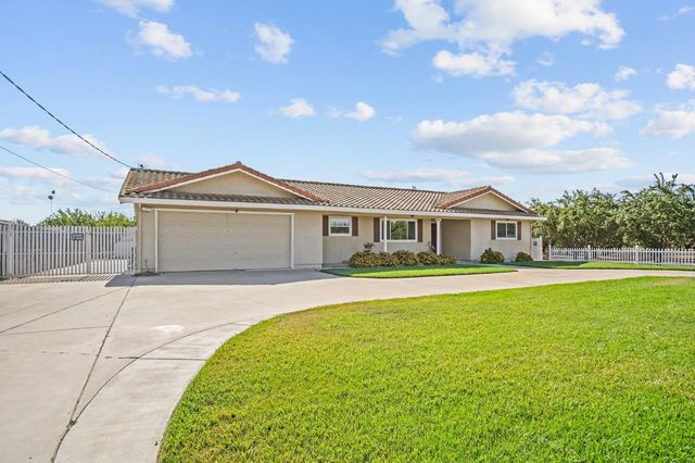 3015 S Waring Rd, Denair, CA 95316