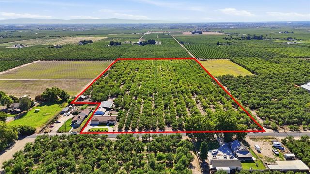 3015 S Waring Rd, Denair, CA 95316