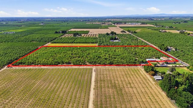3015 S Waring Rd, Denair, CA 95316