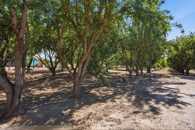 3015 S Waring Rd, Denair, CA 95316