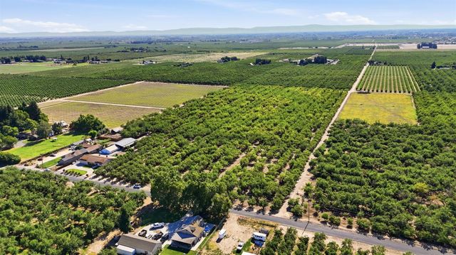 3015 S Waring Rd, Denair, CA 95316