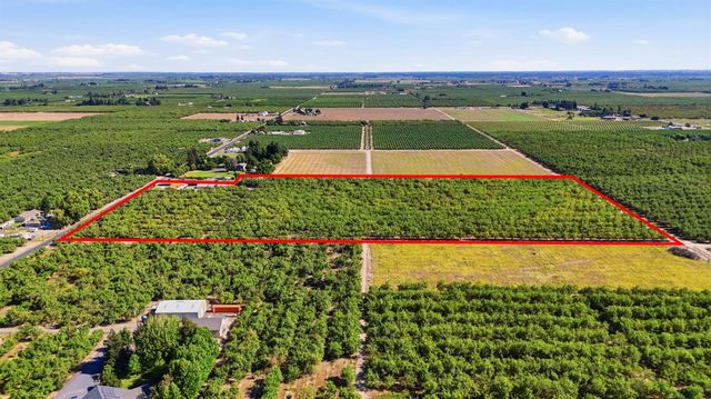 3015 S Waring Rd, Denair, CA 95316