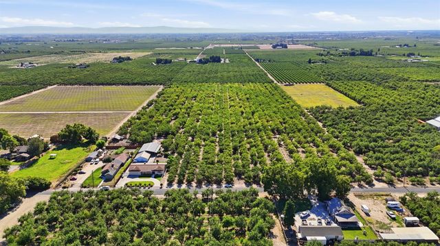 3015 S Waring Rd, Denair, CA 95316