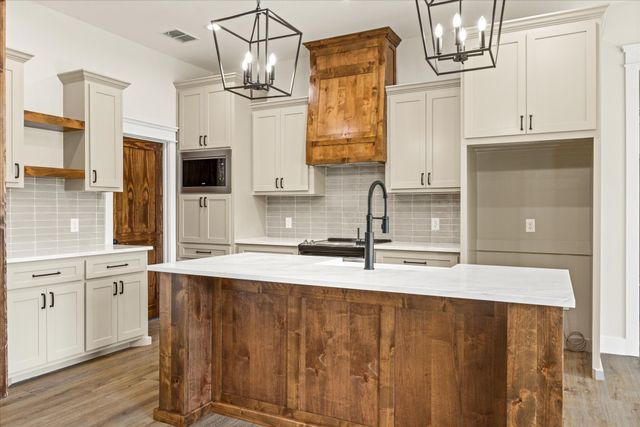 410 Hidden Lake, Bluff Dale, TX 76433