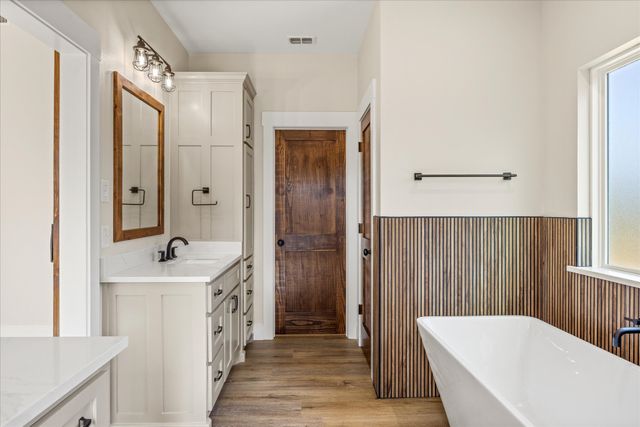 410 Hidden Lake, Bluff Dale, TX 76433