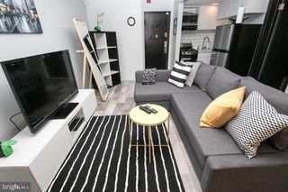 2135 WALNUT ST #304, Philadelphia, PA 19103