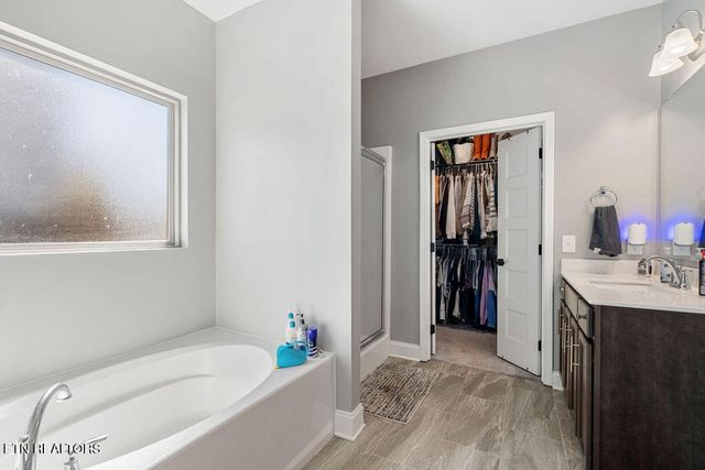 212 Aspen Drive, Lenoir City, TN 37771