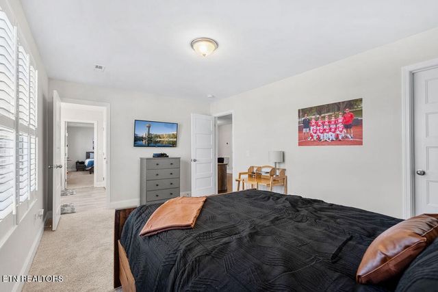 212 Aspen Drive, Lenoir City, TN 37771