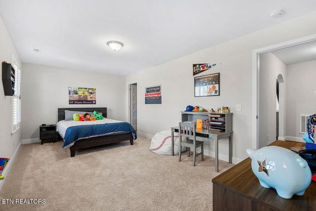 212 Aspen Drive, Lenoir City, TN 37771