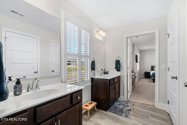 212 Aspen Drive, Lenoir City, TN 37771