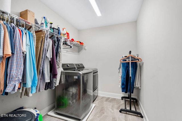 212 Aspen Drive, Lenoir City, TN 37771