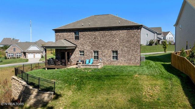 212 Aspen Drive, Lenoir City, TN 37771