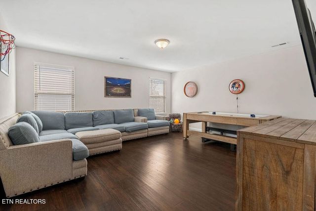 212 Aspen Drive, Lenoir City, TN 37771