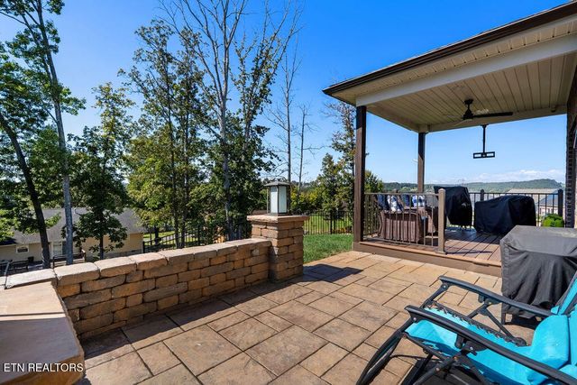 212 Aspen Drive, Lenoir City, TN 37771